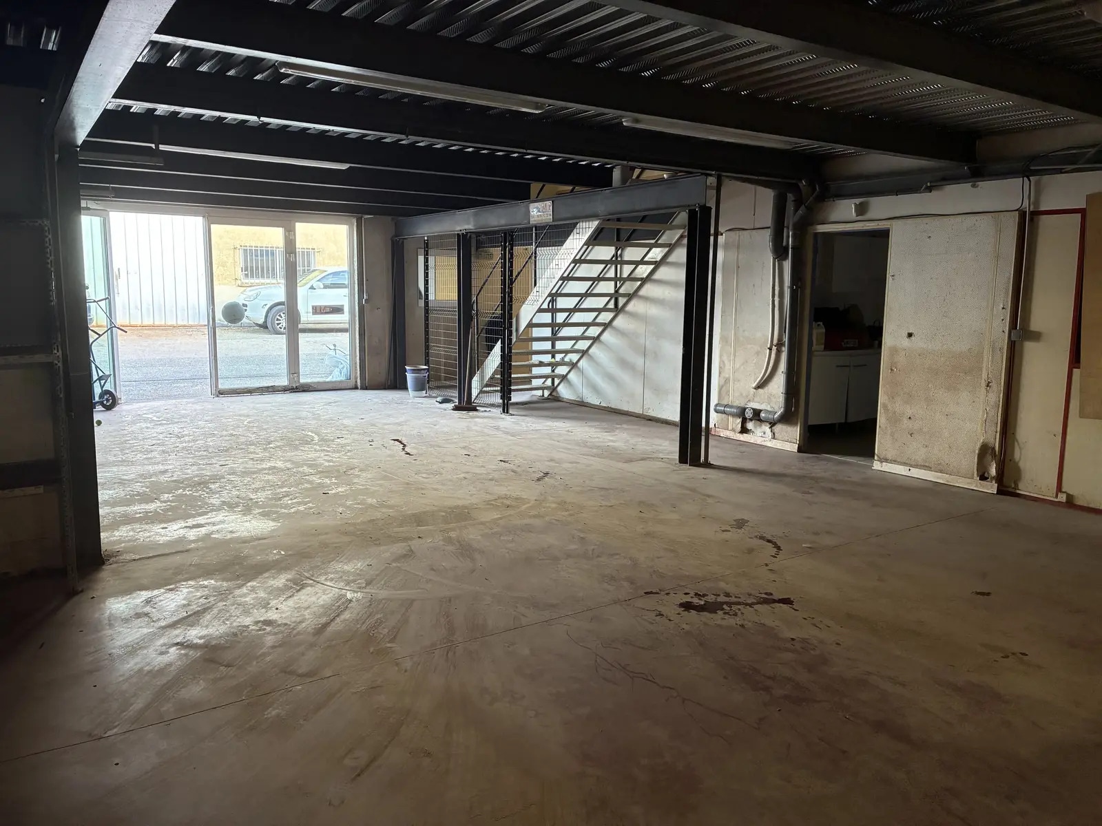 Local d'activités dans Fréjus à vendre Photo intérieure– Image 1 sur 8