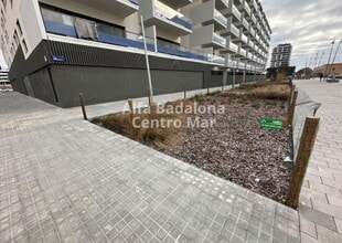 Local commercial dans Badalona, Barcelona à louer Photo intérieure– Image 2 sur 11