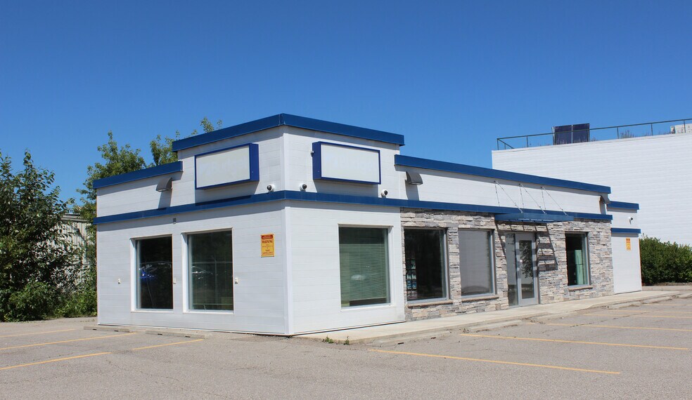 5214 Gaetz Ave, Red Deer, AB à vendre - Photo de l’immeuble – Image 2 sur 10