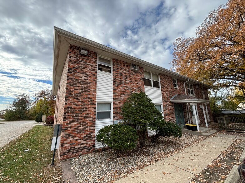 96-Unit LaSalle County Portfolio portefeuille de 12 biens à vendre sur LoopNet.fr - Photo de l’immeuble – Image 2 sur 17