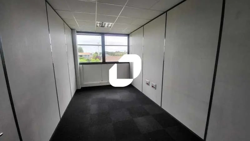 Bureau dans VILLENAVE-D'ORNON à louer - Photo intérieure – Image 2 sur 7