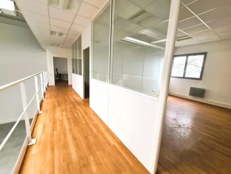 Local d’activités dans Palaiseau à louer - Photo intérieure – Image 3 sur 8