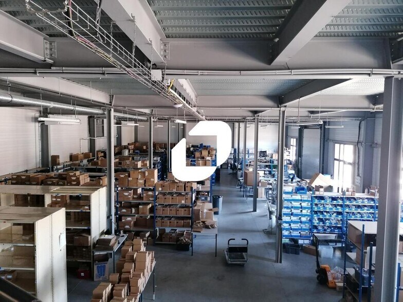 Local d’activités dans Neuville-sur-Saône à louer - Photo intérieure – Image 3 sur 8