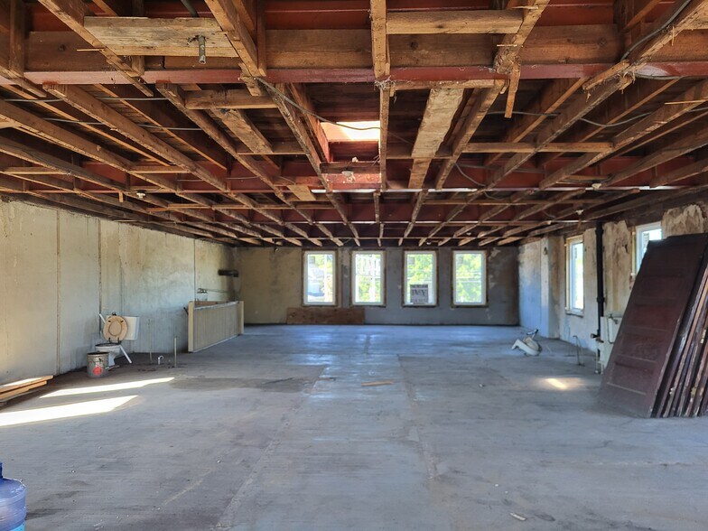 131 Conover Sta SE, Conover, NC à louer - Photo de l’immeuble – Image 3 sur 4