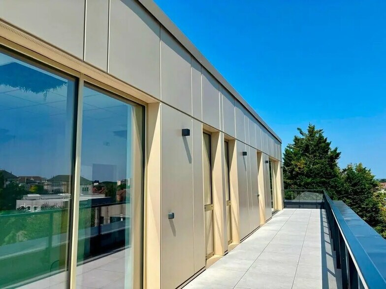 Bureau dans Marcq-en-Baroeul à vendre - Photo de l’immeuble – Image 3 sur 11