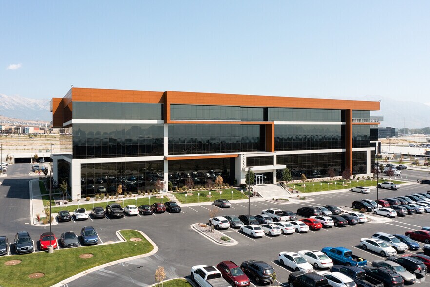 2000 W Ashton Blvd, Lehi, UT à louer - Photo de l’immeuble – Image 2 sur 14