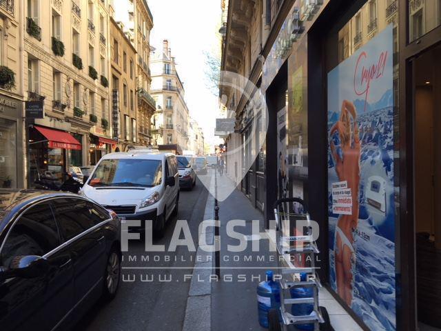 Local commercial dans Paris à louer - Photo de l’immeuble – Image 1 sur 1