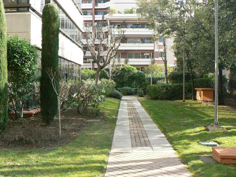 141 Avenue Du Prado, Marseille à louer - Photo de l’immeuble – Image 3 sur 10