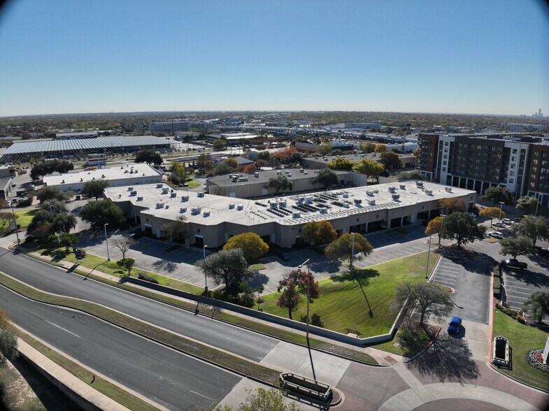 9229 Waterford Centre Blvd, Austin, TX à louer – Image 2 sur 32