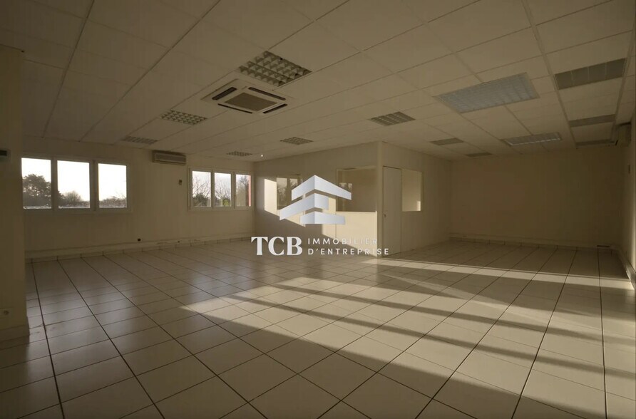 Bureau dans Bouguenais à louer - Photo de l’immeuble – Image 2 sur 5
