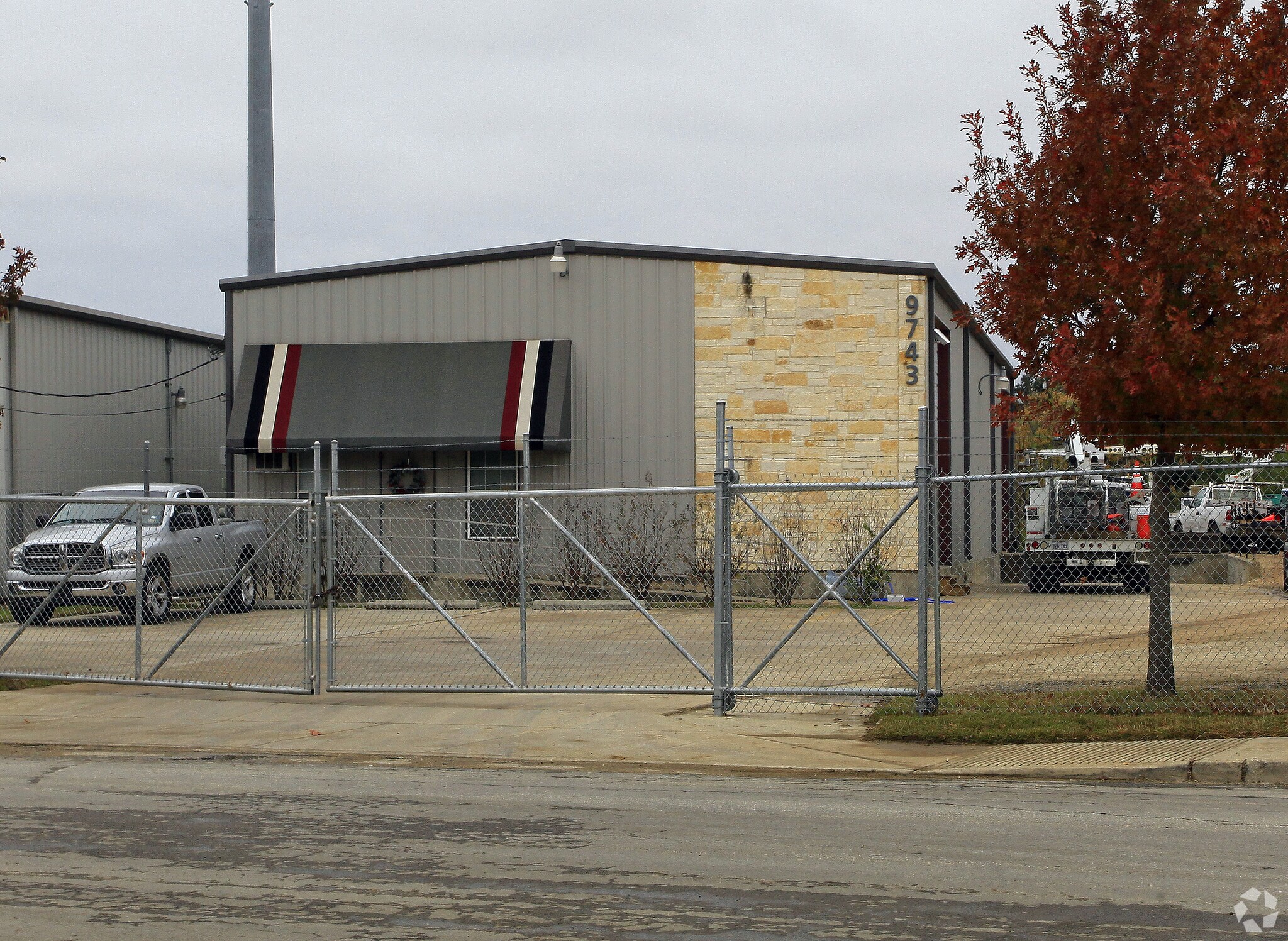 9743 Cobb St, San Antonio, TX à vendre Photo de l’immeuble– Image 1 sur 3