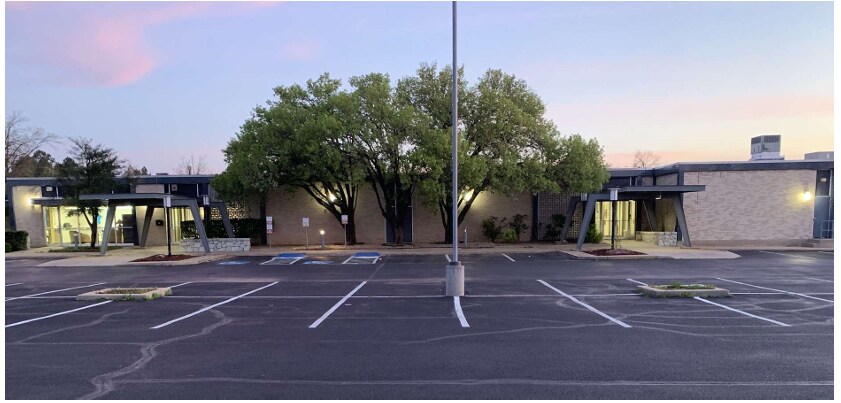 5300 N Meridian Ave, Oklahoma City, OK à louer - Photo de l’immeuble – Image 3 sur 9