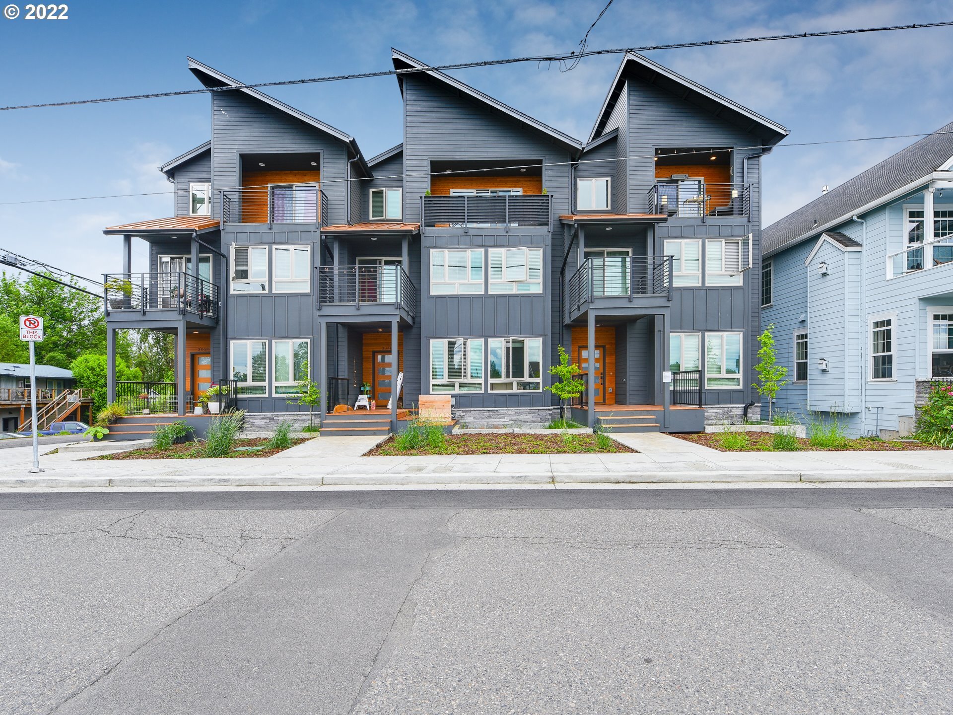 302 N Bridgeton Rd, Portland, OR à vendre Photo principale– Image 1 sur 5