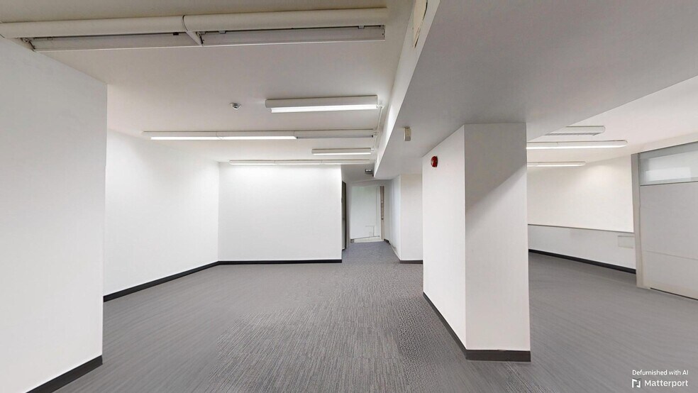 627 Bloor St W, Toronto, ON à louer - Photo de l’immeuble – Image 2 sur 28