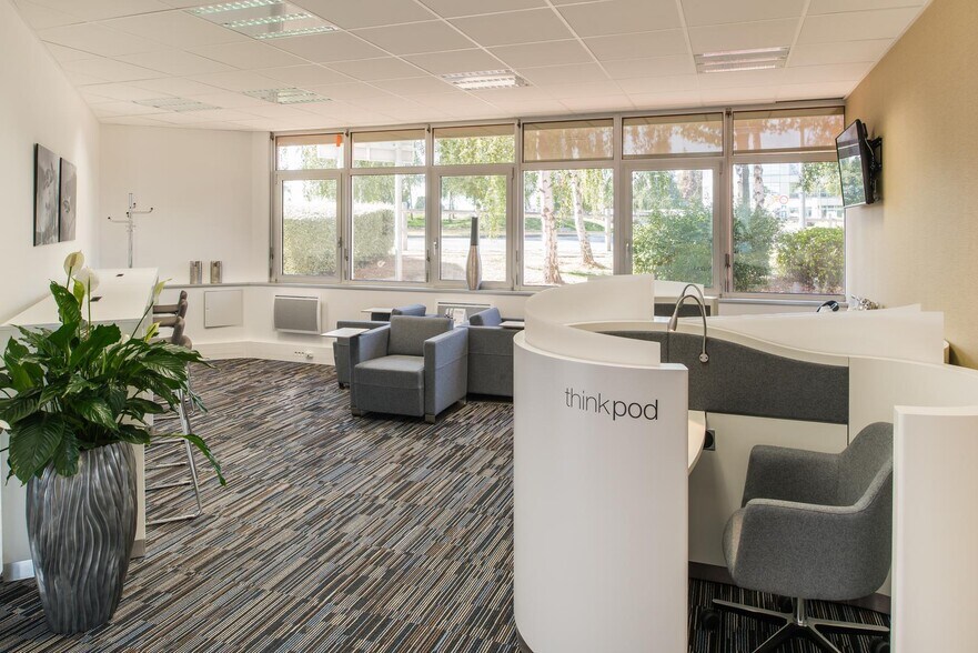 1 Rue Du Commandant Mouchotte, Paray-Vieille-Poste à louer - Photo intérieure – Image 2 sur 20