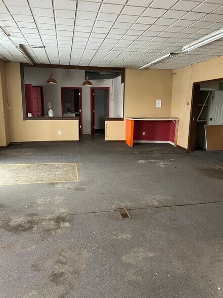 5002 S Walnut St, South Bloomfield, OH à vendre - Photo de l’immeuble – Image 3 sur 26