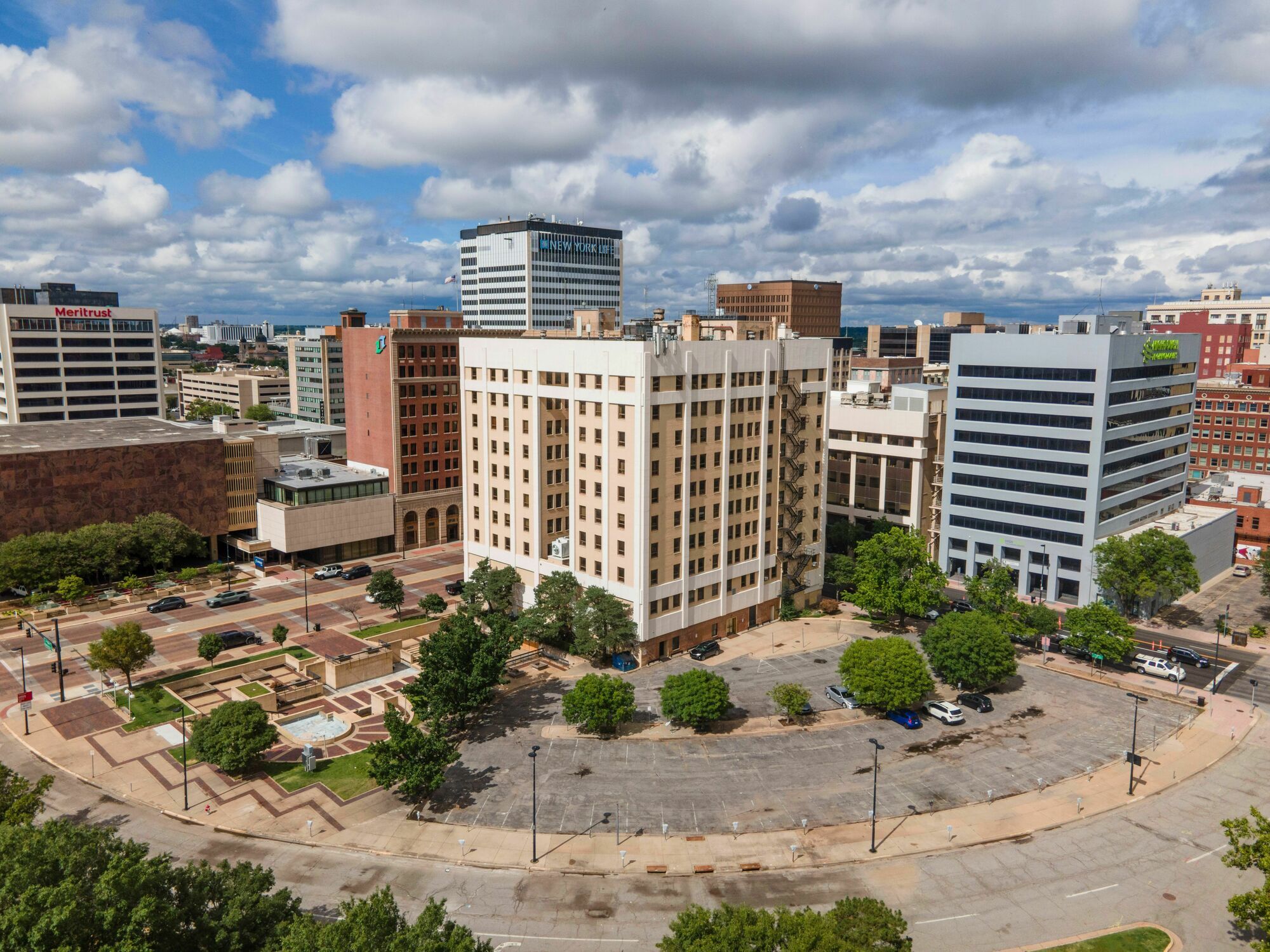 111 W Douglas Ave, Wichita, KS à vendre Photo de l’immeuble– Image 1 sur 25