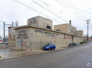 Plus de détails pour 226-232 Rivas St, San Antonio, TX - Industriel/Logistique à vendre