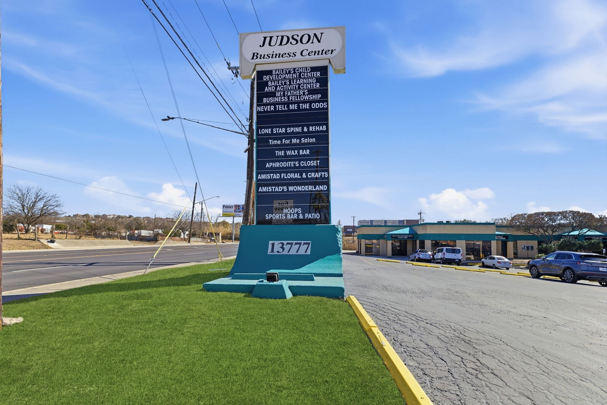 13777 Judson Rd, San Antonio, TX à louer Photo principale– Image 1 sur 23