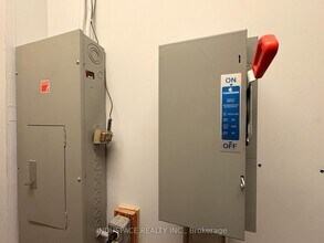 40 Vogell Rd, Richmond Hill, ON à louer Photo intérieure– Image 1 sur 7