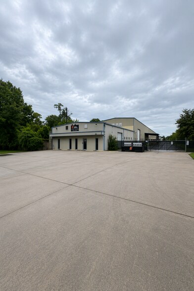 2413 Roy Rd, Pearland, TX à vendre - Photo de l’immeuble – Image 1 sur 8