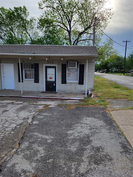 899 S Cherry Ln, White Settlement, TX à vendre - Photo de l’immeuble – Image 2 sur 4