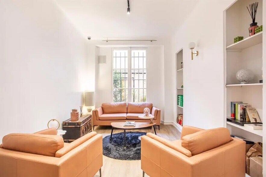 Local commercial dans Paris à louer - Photo de l’immeuble – Image 3 sur 5