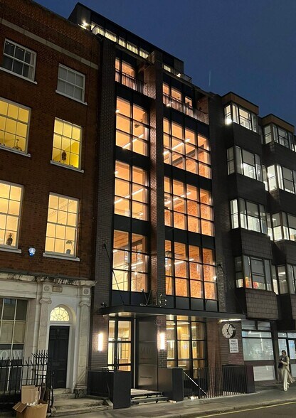 16 Mortimer St, Londres à louer - Photo de l’immeuble – Image 1 sur 19