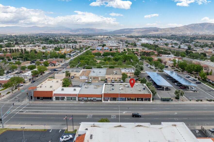 816-826 E Palmdale Blvd, Palmdale, CA à vendre - Photo de l’immeuble – Image 3 sur 11