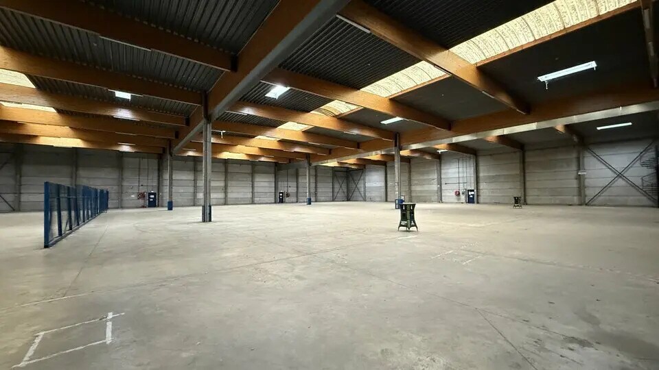 Industriel/Logistique dans Saint-Thibault-des-Vignes à louer - Photo de l’immeuble – Image 1 sur 7