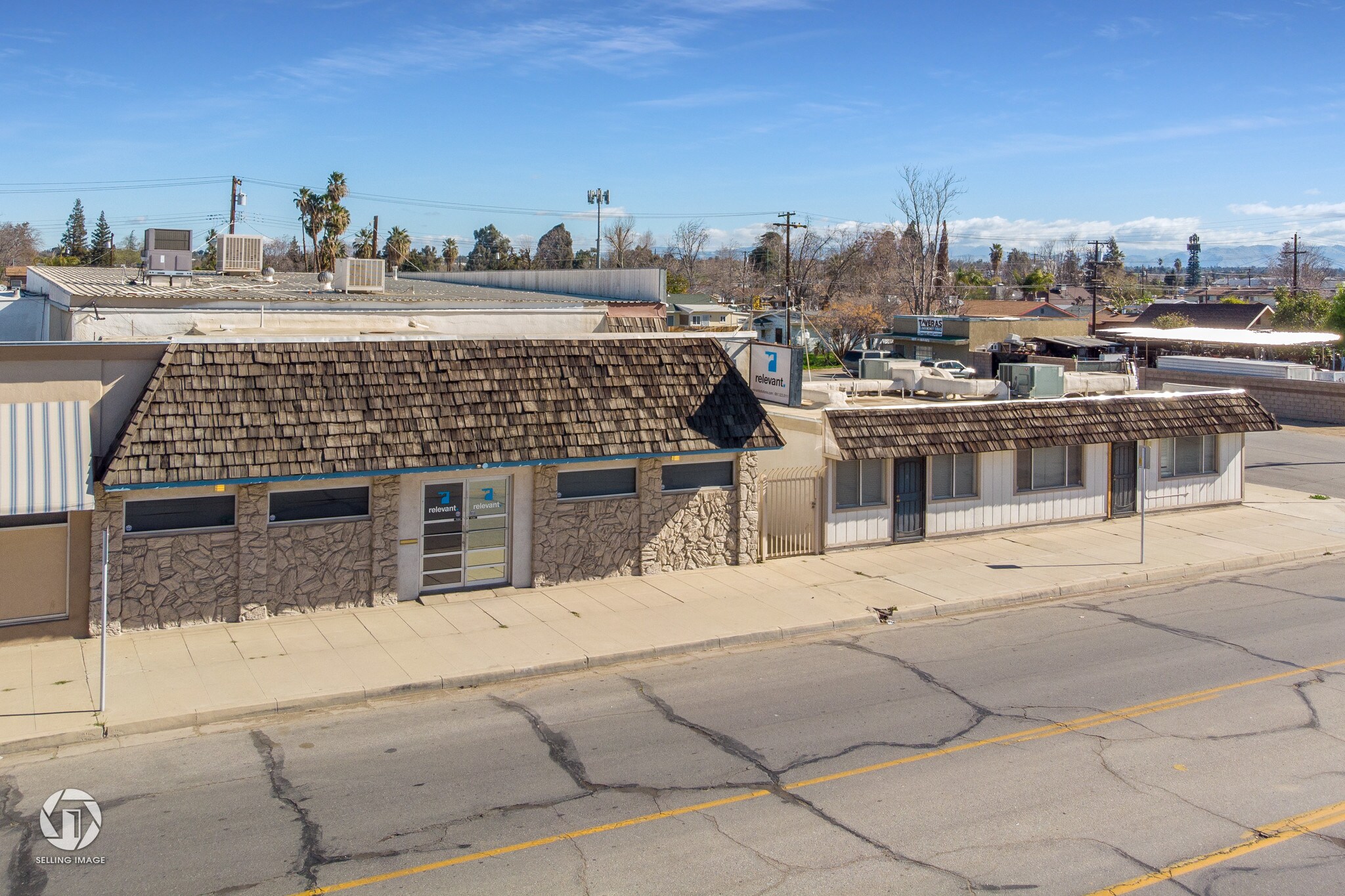 320 Kentucky St, Bakersfield, CA à vendre Photo principale– Image 1 sur 75