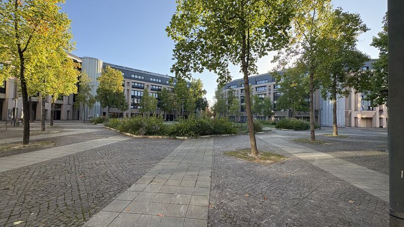 Place Jean Monnet, Orléans à vendre - Photo de l’immeuble – Image 1 sur 11