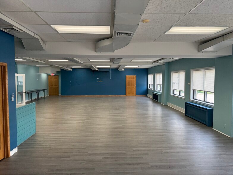 526 W Wisconsin Ave, Appleton, WI à louer - Photo de l’immeuble – Image 3 sur 22