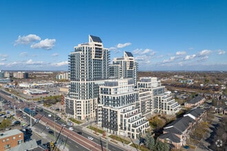 9205 Yonge St, Richmond Hill, ON - VUE AÉRIENNE  vue de carte - Image1