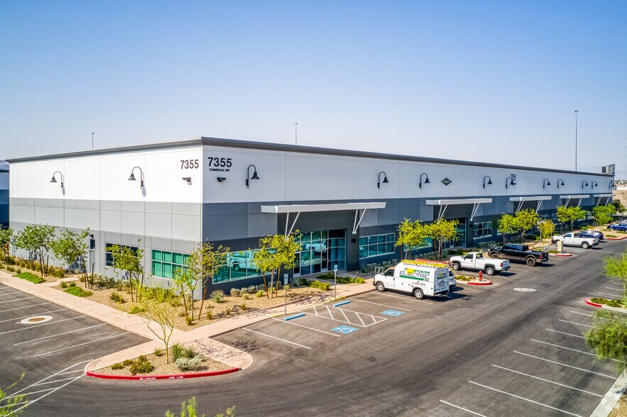 7355 Commercial Way, Henderson, NV à louer - Photo principale – Image 1 sur 17