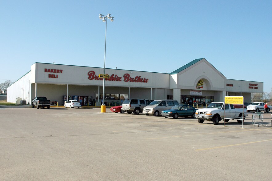 1201 W Church St, Livingston, TX à louer - Photo principale – Image 1 sur 3