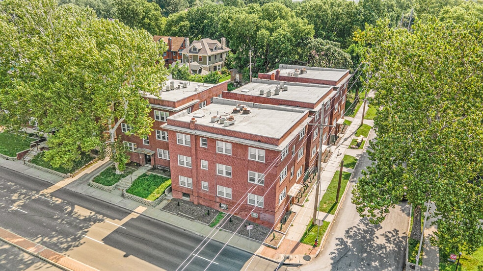 3731 Southwest Trfy, Kansas City, MO à vendre - Photo principale – Image 1 sur 1