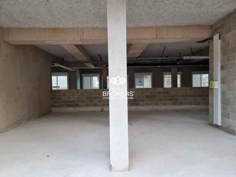Local commercial dans CLERMONT-L'HERAULT à vendre - Photo de l’immeuble – Image 2 sur 5