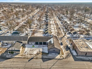 26289 W Eight Mile Rd, Redford Township, MI à louer Photo intérieure– Image 1 sur 38