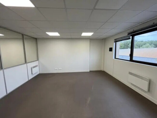 Plus de détails pour 7 Rue Philippe Seguin, Franconville - Bureau à louer