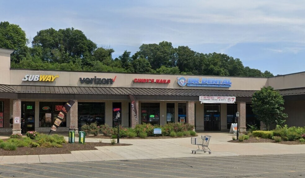 713-745 Foxon Rd, East Haven, CT à louer - Photo de l’immeuble – Image 2 sur 9