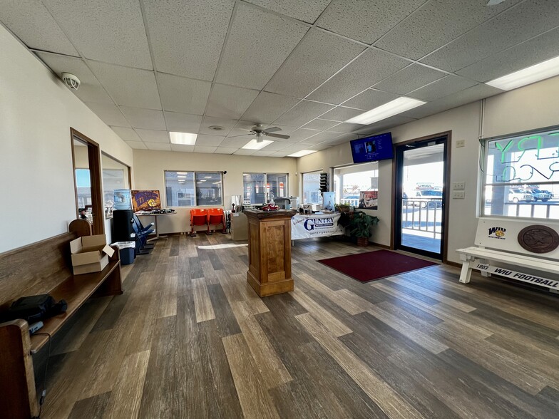 1719 E Jackson St, Macomb, IL à vendre - Photo intérieure – Image 2 sur 41