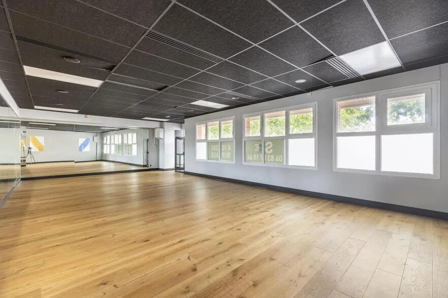 Bureau dans Montreuil à vendre - Photo de l’immeuble – Image 2 sur 12