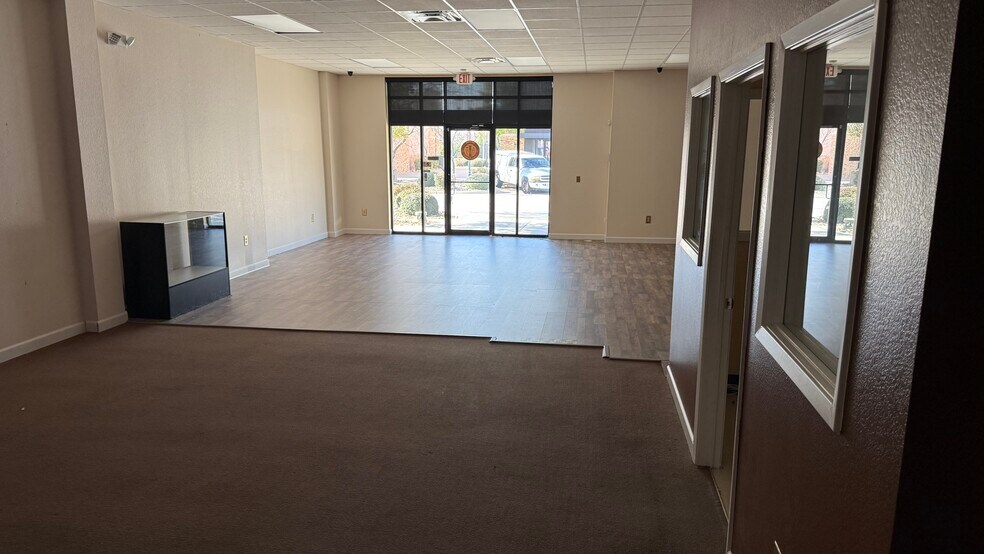 2904 E Stan Schlueter Loop, Killeen, TX à louer - Photo de l’immeuble – Image 3 sur 9