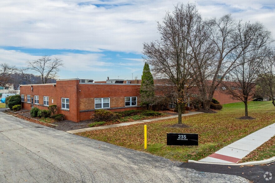 235 New York Dr, Fort Washington, PA à louer - Photo principale – Image 1 sur 22