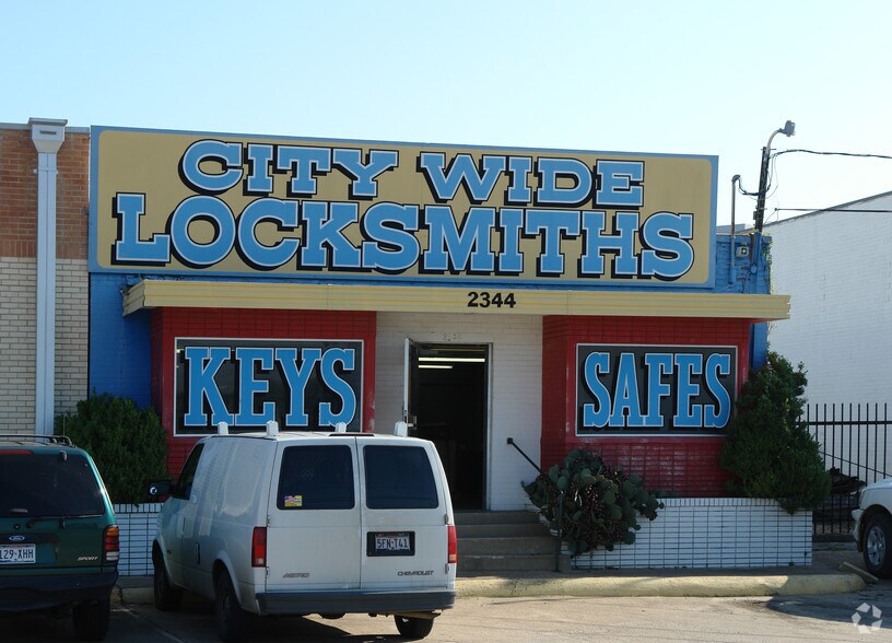 2344 Irving Blvd, Dallas, TX à vendre - Photo de l’immeuble – Image 3 sur 3