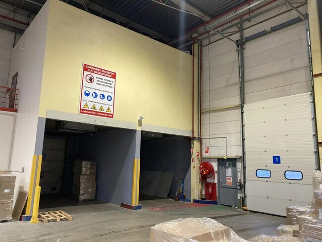 Plus de détails pour Industriel/Logistique à louer