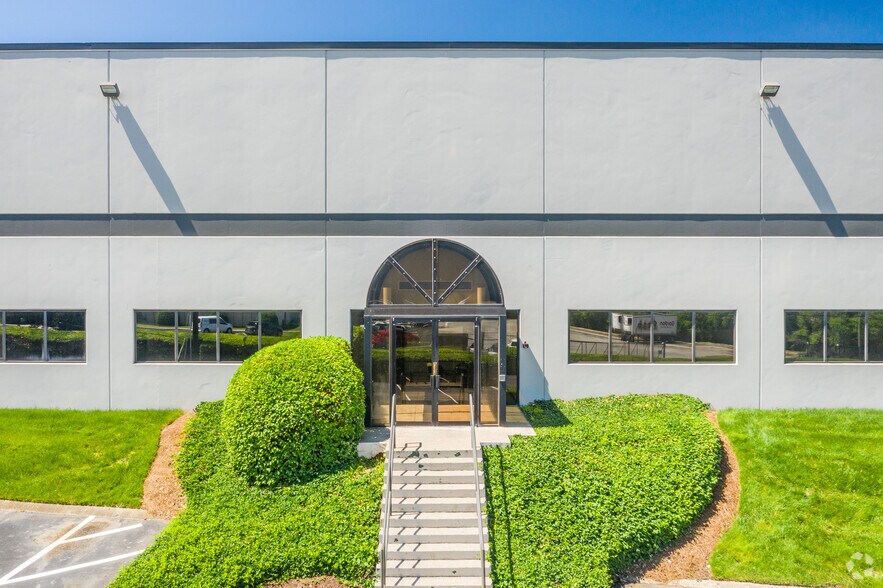 1375 Heil Quaker Blvd, La Vergne, TN à louer - Photo de l’immeuble – Image 3 sur 5