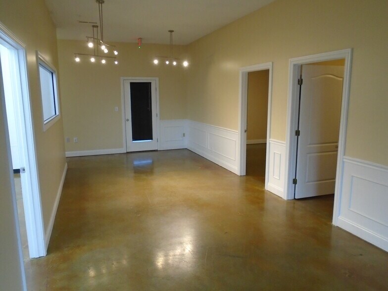 2176 N Fox Hollow Dr, Nixa, MO à louer - Photo de l’immeuble – Image 3 sur 10