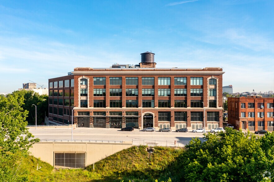 1700 W Fort St, Detroit, MI à louer - Photo de l’immeuble – Image 3 sur 39